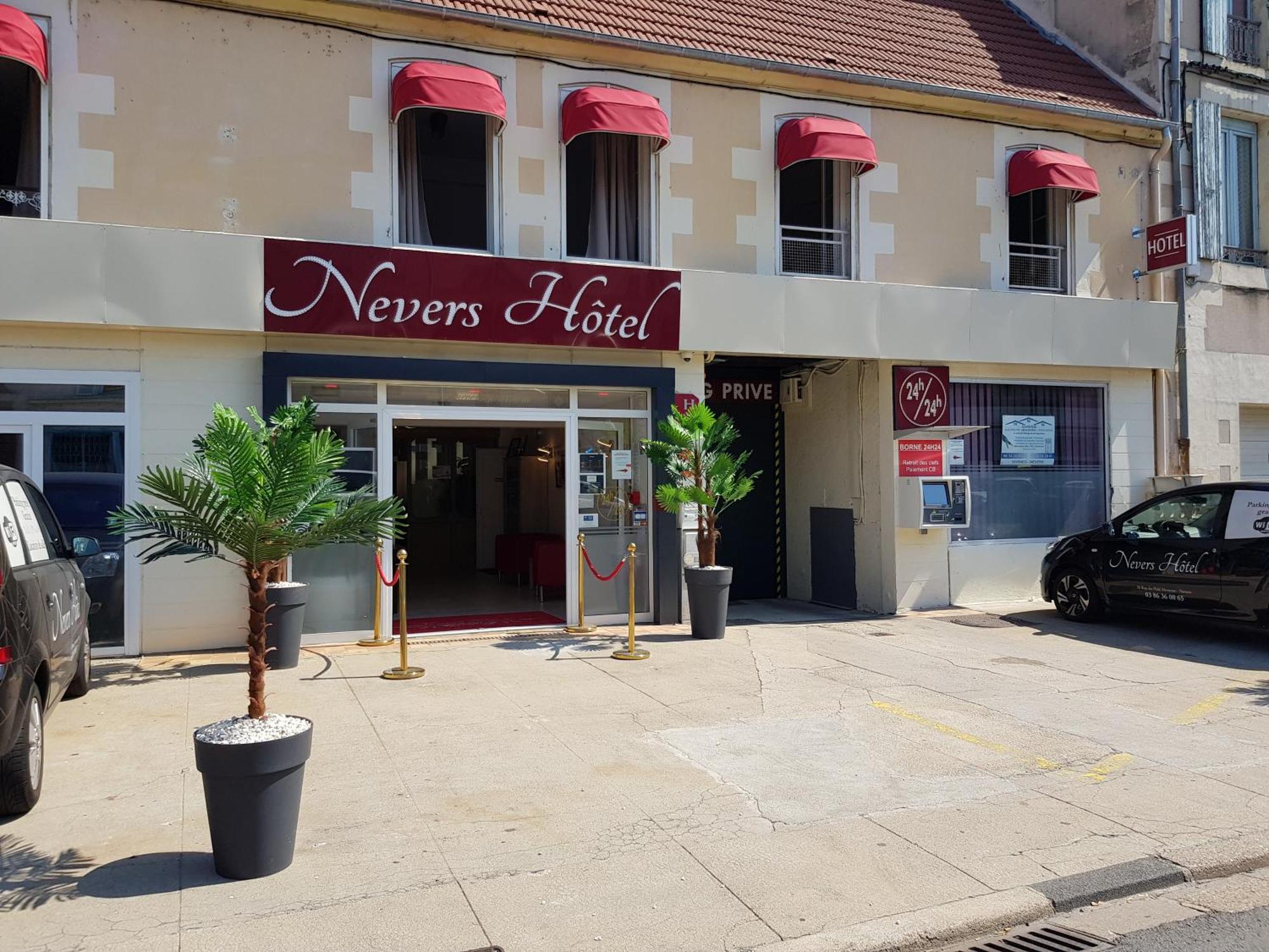 Nevers Hotel Luaran gambar