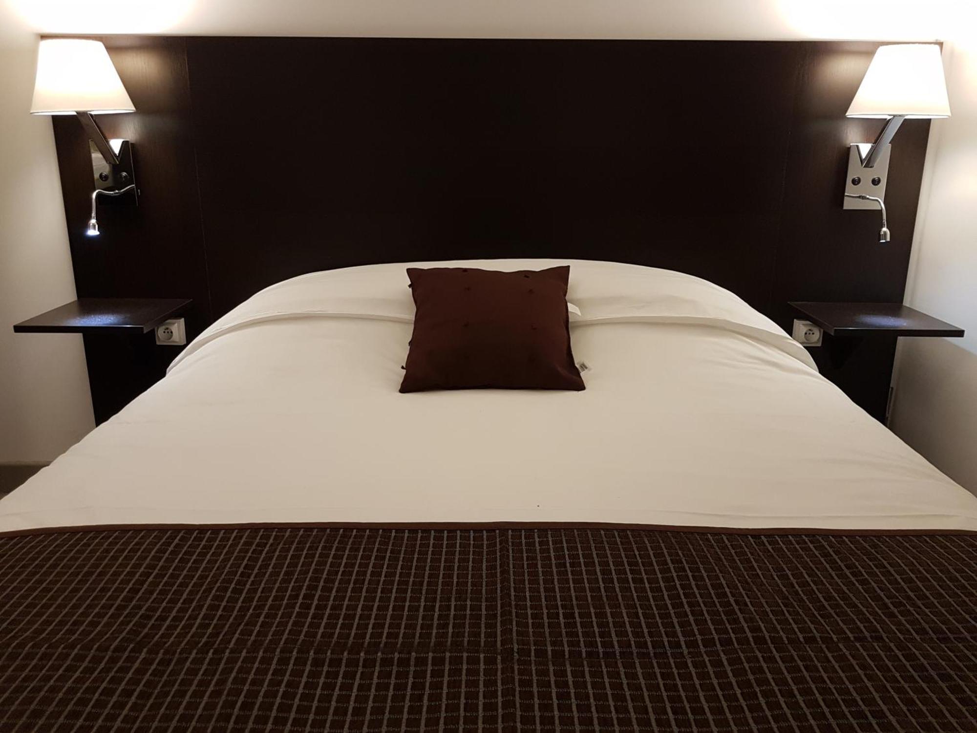 Nevers Hotel Luaran gambar