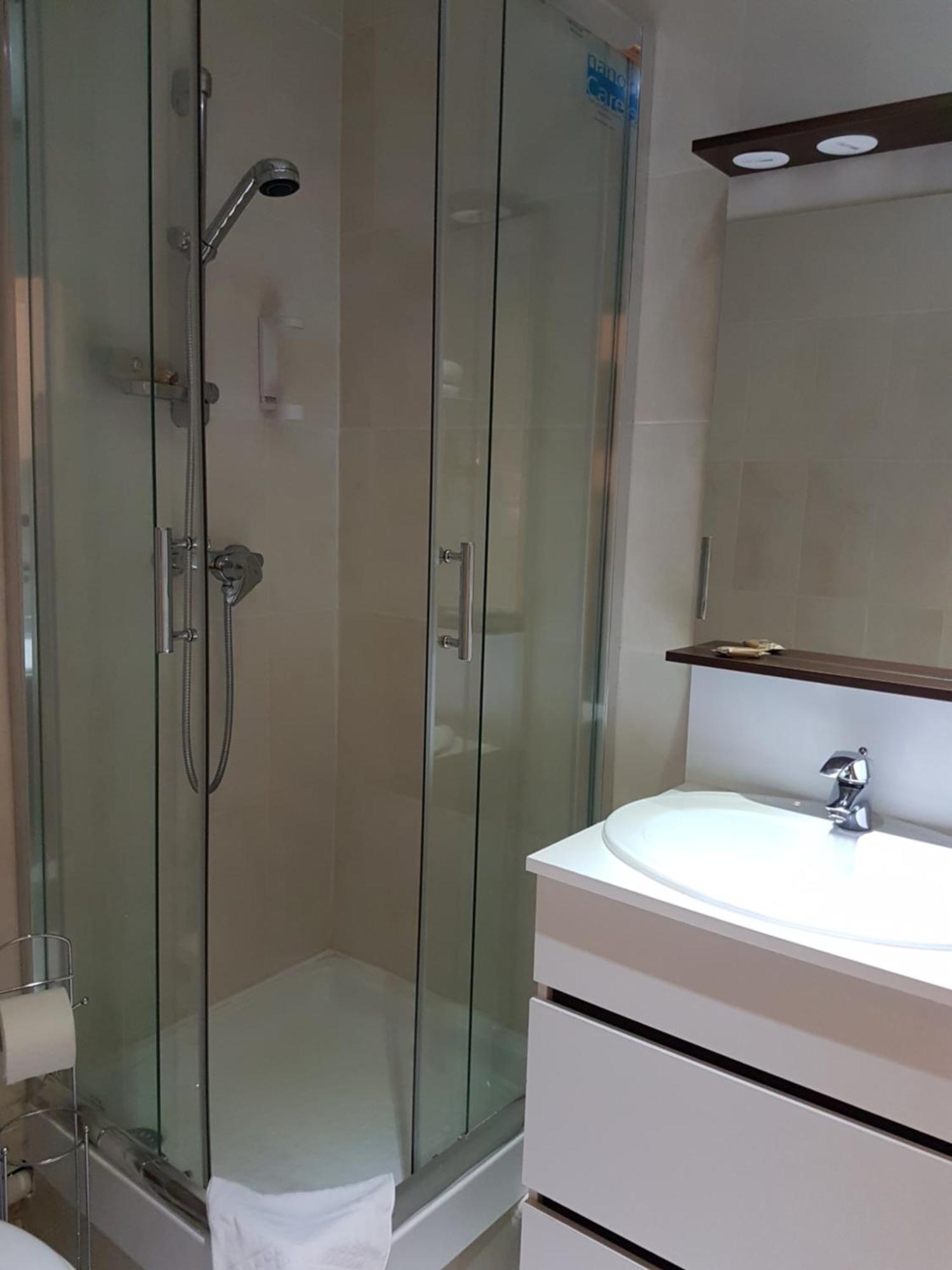 Nevers Hotel Luaran gambar