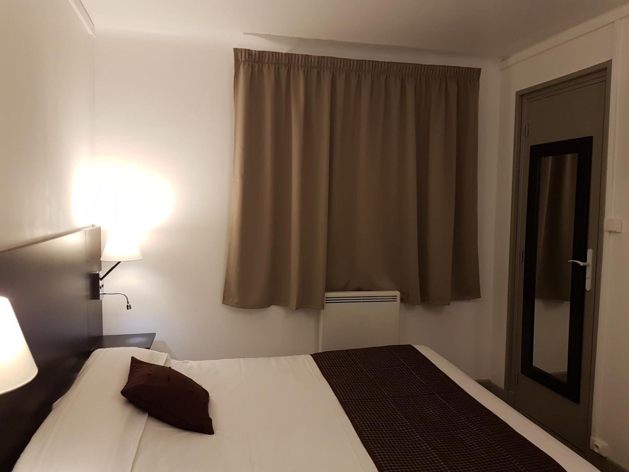 Nevers Hotel Luaran gambar